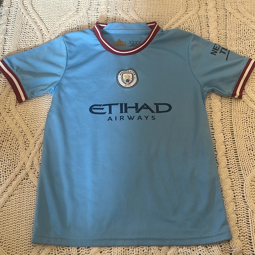 Haaland jersey, Manchester City.